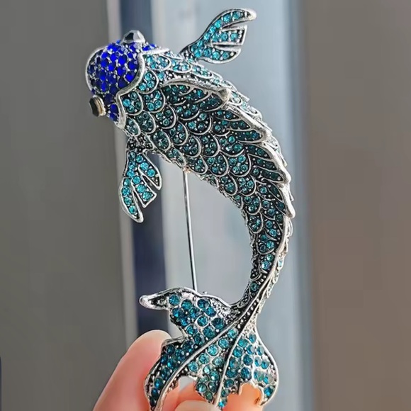 Anthropologie Jewelry - Luxe Crystal Koi Fish Statement Brooch – Deep Blue High-Grade Rhinestones